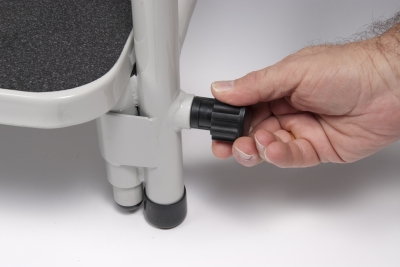 Everyday Hip Chair with Adjustable Footrest