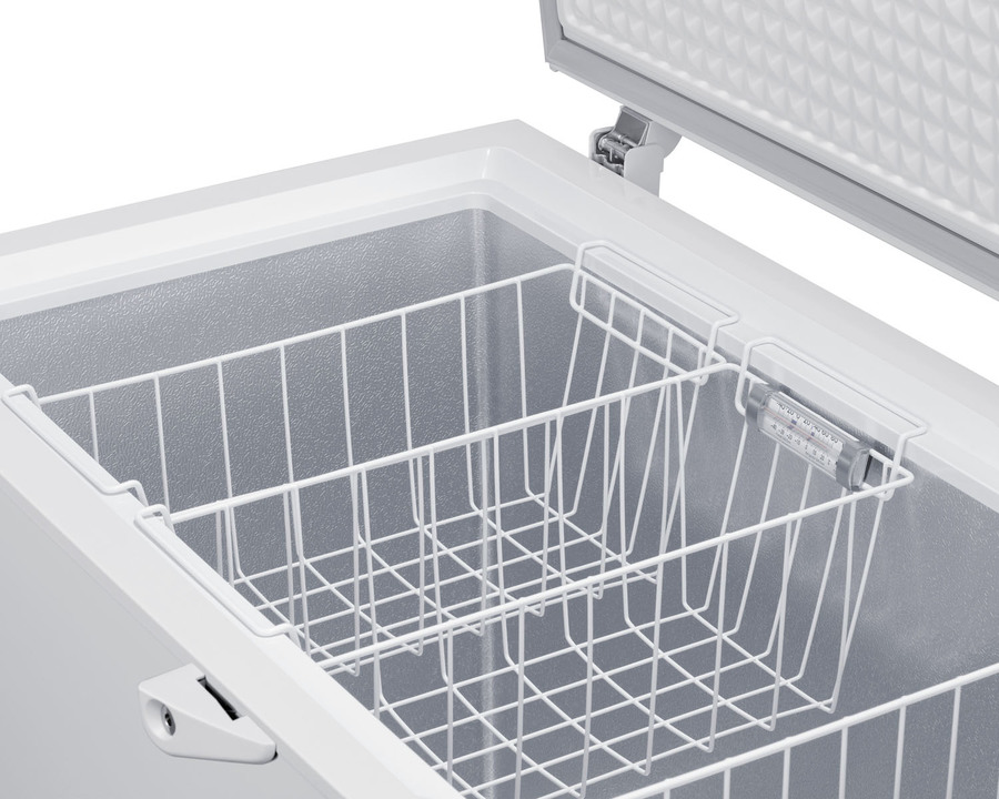 10 Cu Ft Chest Freezer Capable of -35º C (-31º F)