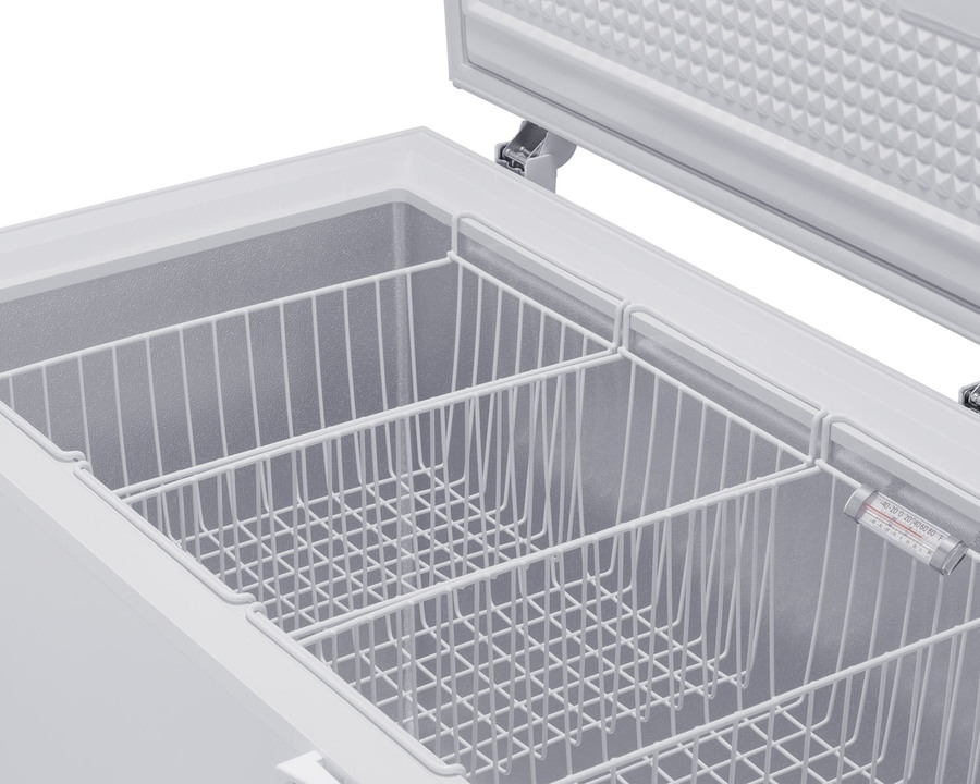 17.2 Cu Ft Chest Freezer Capable of -30º C (-22º F)