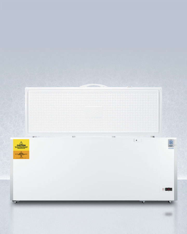 19.8 Cu Ft Chest Freezer Capable of -30º C (-22º F)