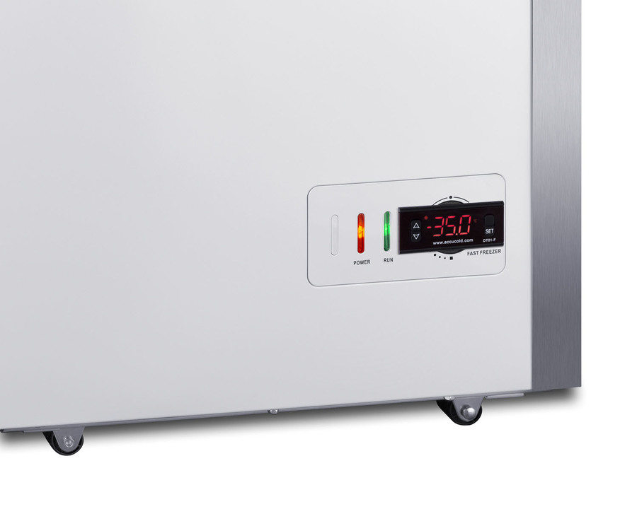 19.8 Cu Ft Chest Freezer Capable of -35º C (-31º F)