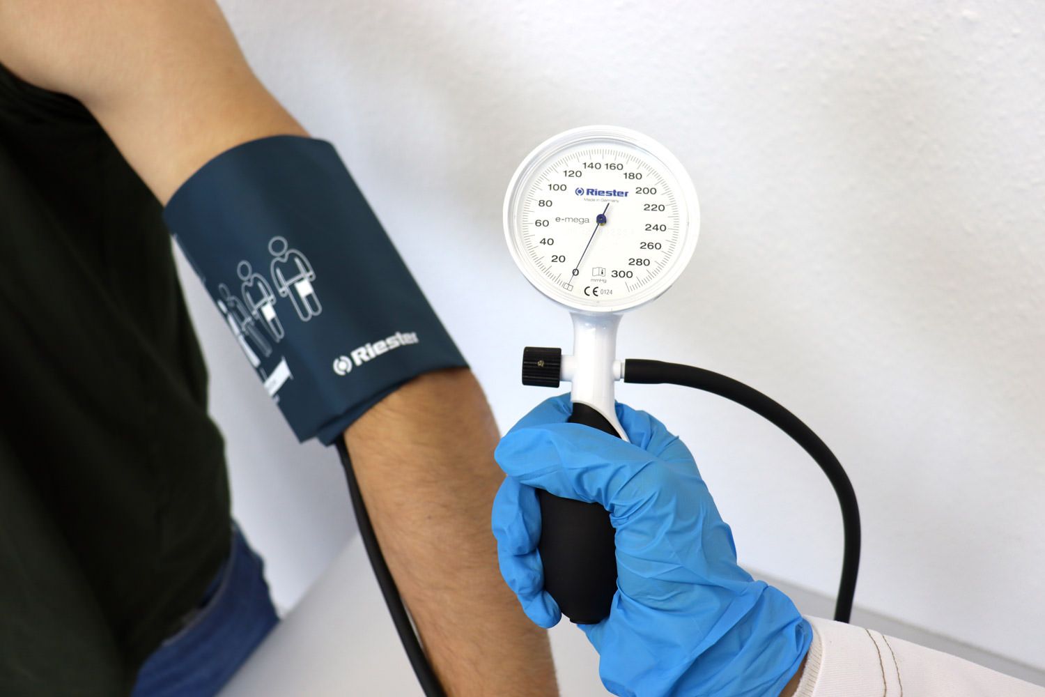 E Mega Sphygmomanometer